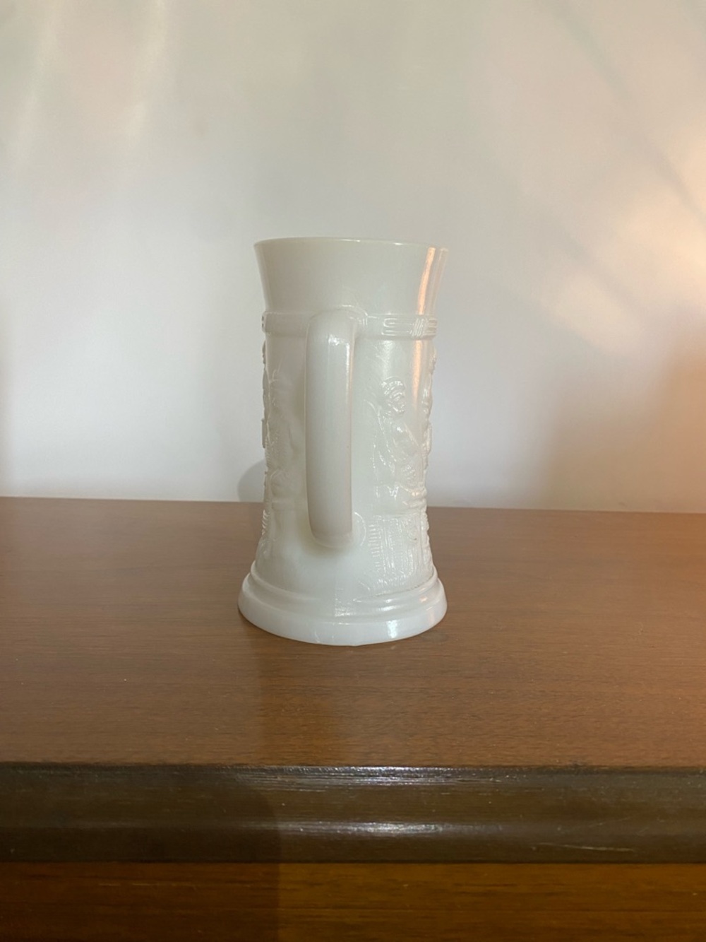 Vintage Federal Milk Glass Beer Stein Mug - Embossed Tavern Pub Scene - Picture 3 of 7